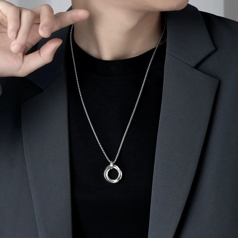 Interlocking, niche and high-end necklace, men's trendy hoodie chain, men's long chain pendant, men's accessory, women's detail image 2