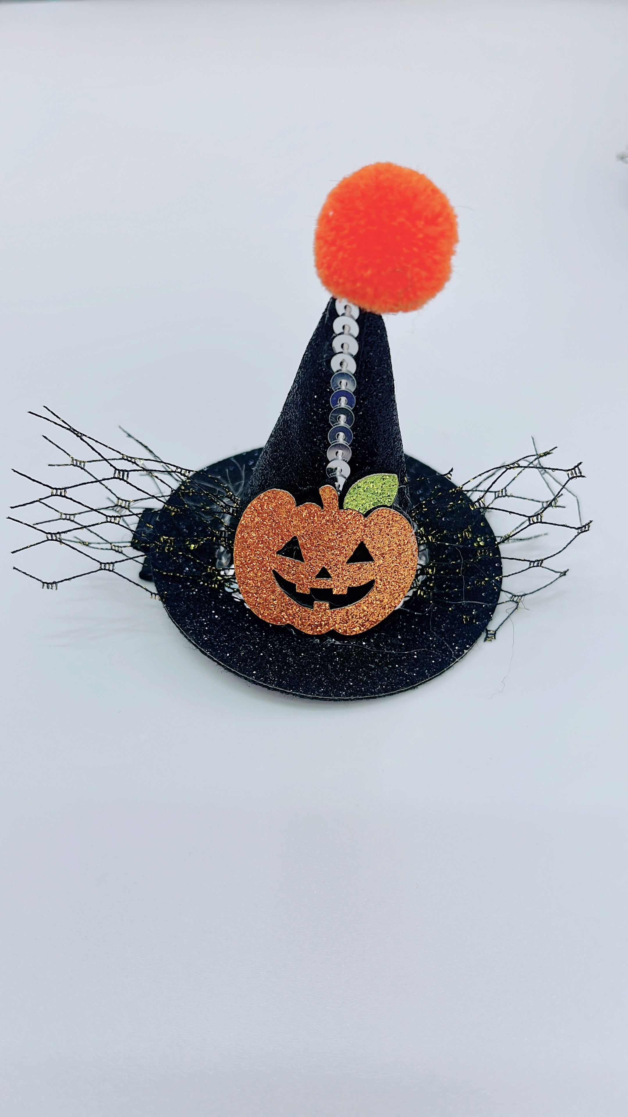 Creative accessories: Halloween wizard hat Headwear, top clip, black lace bow, children's hair accessory, flashing light, witch hat, hair clip, hair accessory, hair accessory Specification image