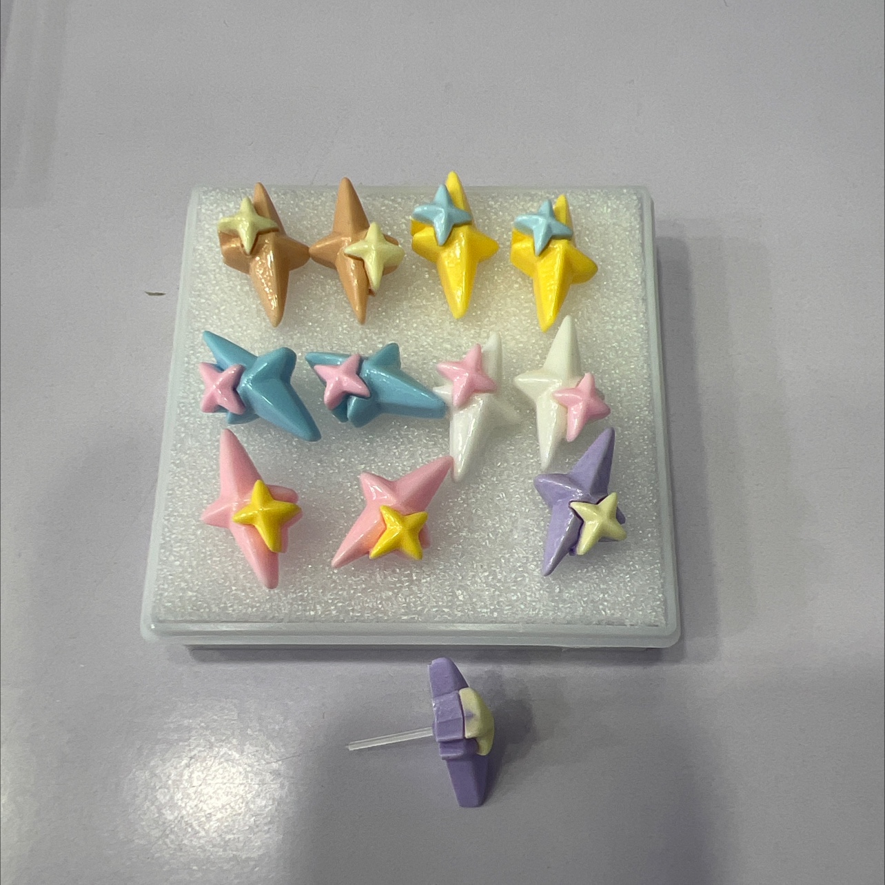 新款饰品美拉德色系耳饰星光闪耀塑料针防过敏耳钉详情图2
