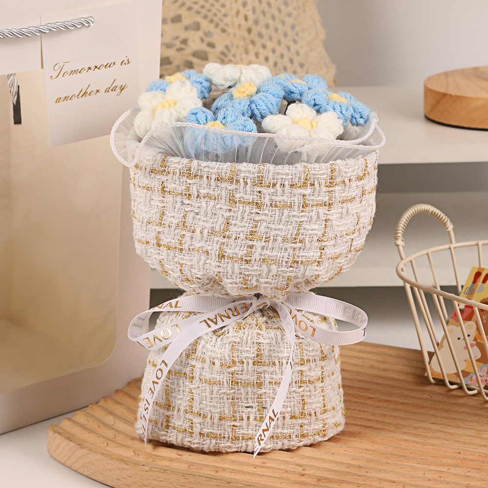 Medium-sized exquisite and unique handcrafted handicrafts, home decoration and display, creative gifts, artworks, graduation gifts, knitted mini woolen bouquets, simulated cream puffs, little chanese-style birthday gifts, kindergarten graduation bouquets