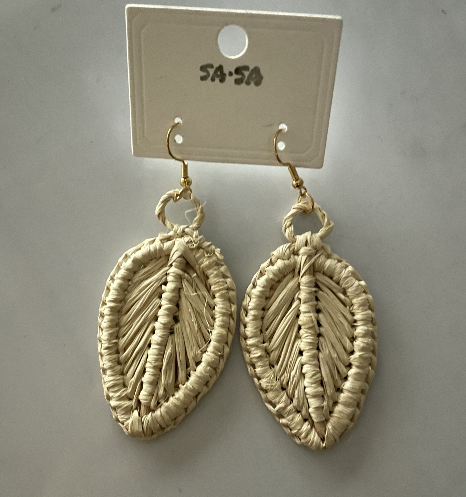 INS vacation-style hand-woven raffia grass starfish pendant earrings, European and American rattan woven earrings, cross-border earrings