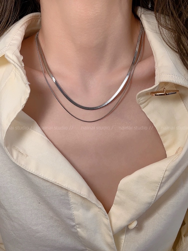New silver stainless steel double-layer collarbone chain titanium steel necklace, non-fading snake bone chain couple style, inS-style cold style women's necklace