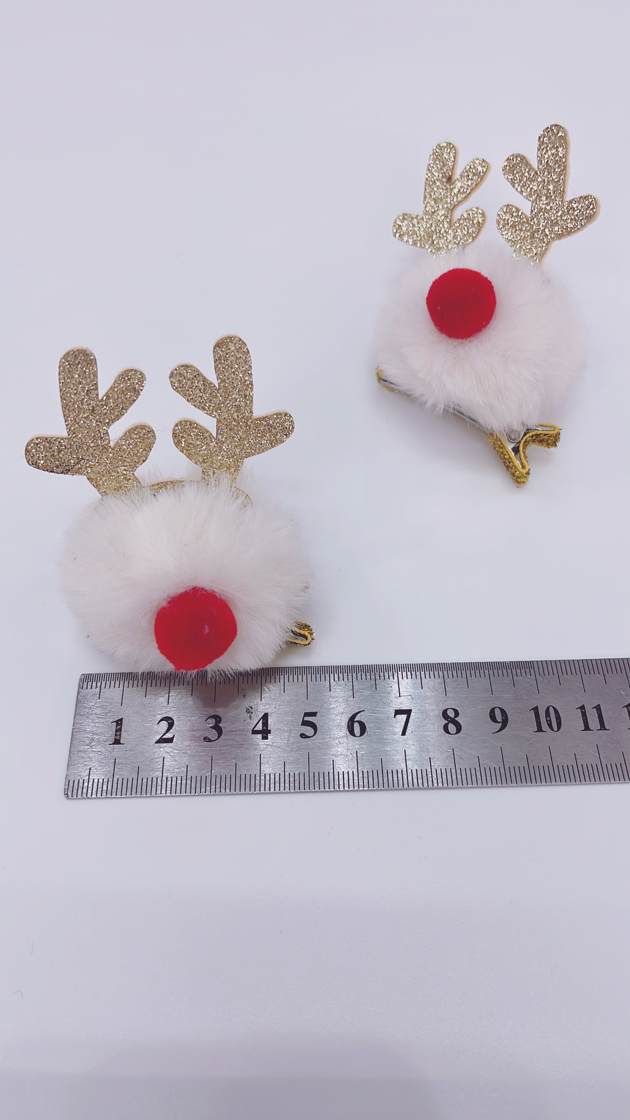 Christmas hairpins, Christmas headwear, new children's and adult accessories, deer antler hairpins, holiday decorations, hairpins, hair accessories Application Scenario