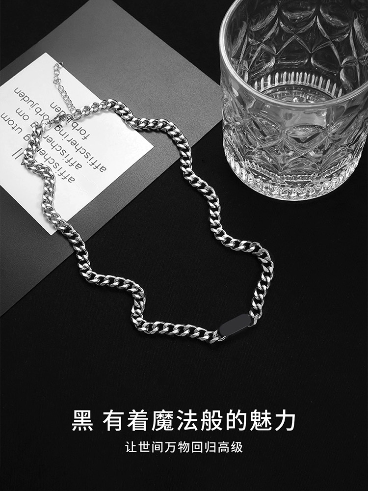 American-style titanium steel necklace for both men and women, high-end sweater chain that doesn't fade, hip-hop collarbone chain, a versatile accessory for men