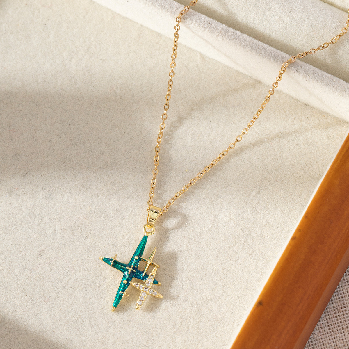 European and American cross-border micro-inlaid planet pendant necklace, copper inlaid zircon collarbone chain, fashionable INS simple necklace detail image 4