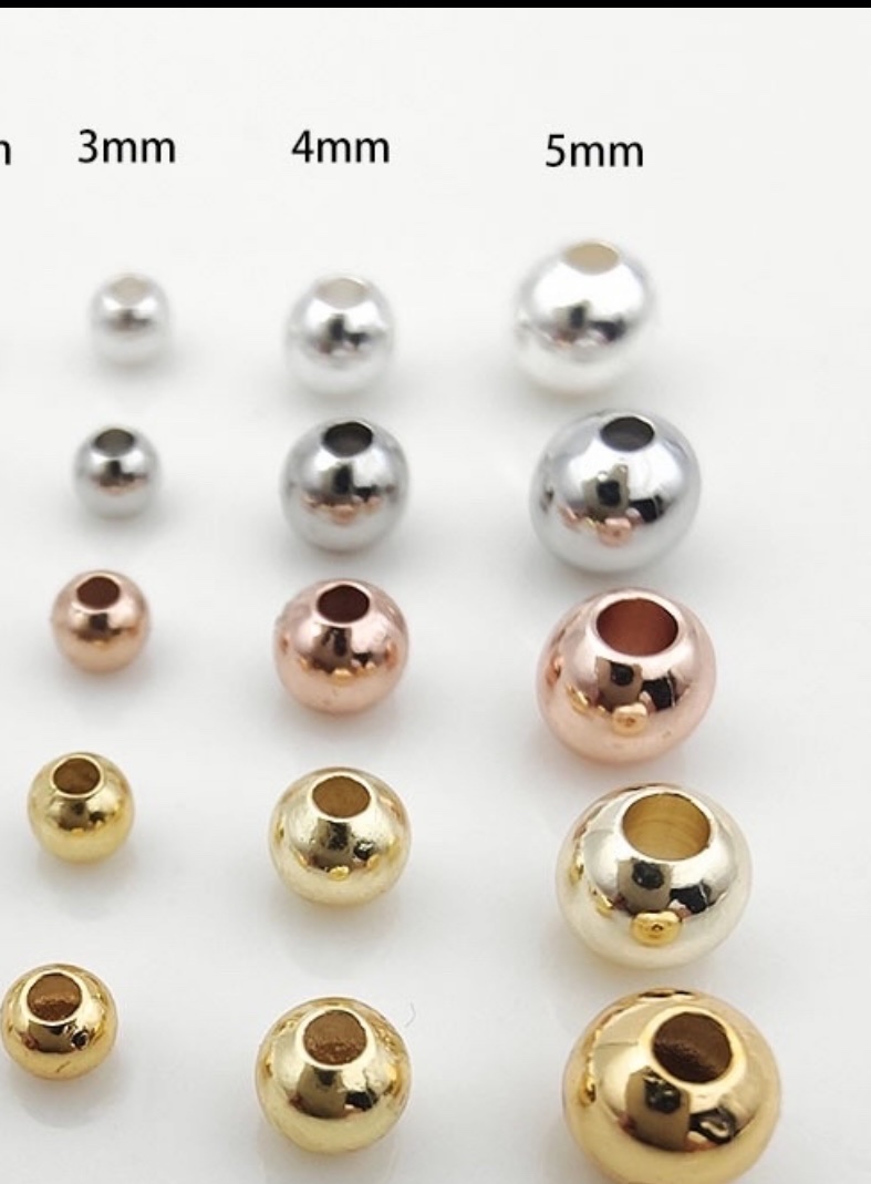 Color-preserving dispersion beads, iron beads, round beads, gold beads, spacer beads, DIY bracelets, necklaces, beaded jewelry materials and accessories Application Scenario