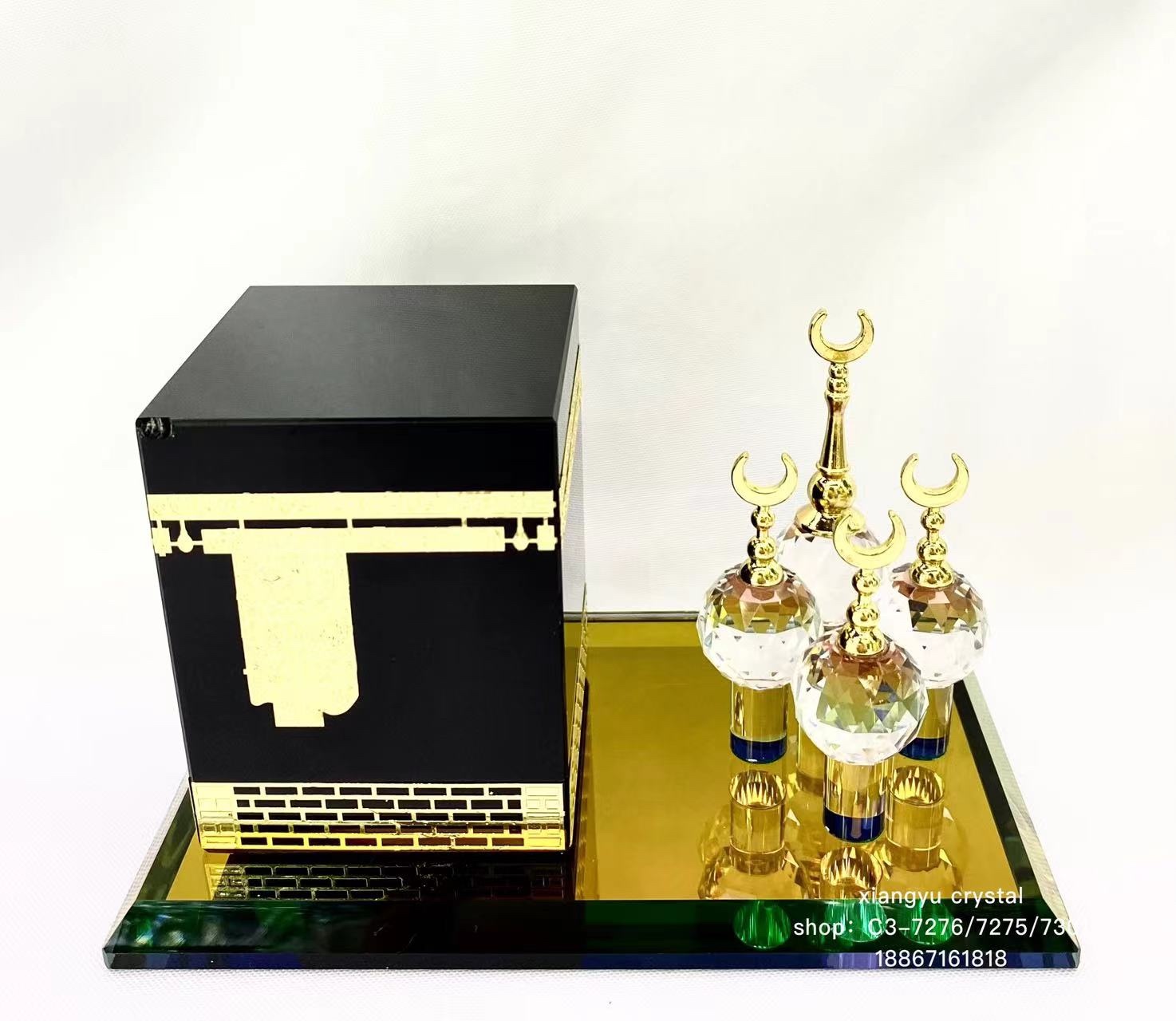 Crystal handicraft ornaments, with a green base plate and a black house, feature a novel and unique style