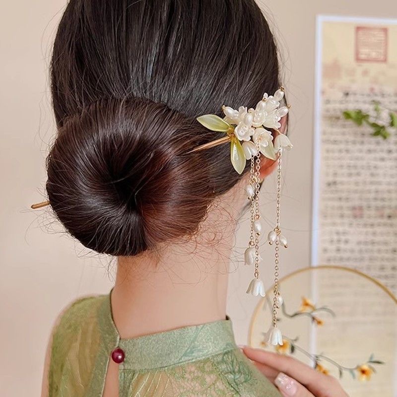 Lily of the valley hairpin, ancient-style hairpin, Hanfu headwear, women's cheongsam hairpin, tassel, pearl, metal hairpin, stepping jade hairpin Application Scenario