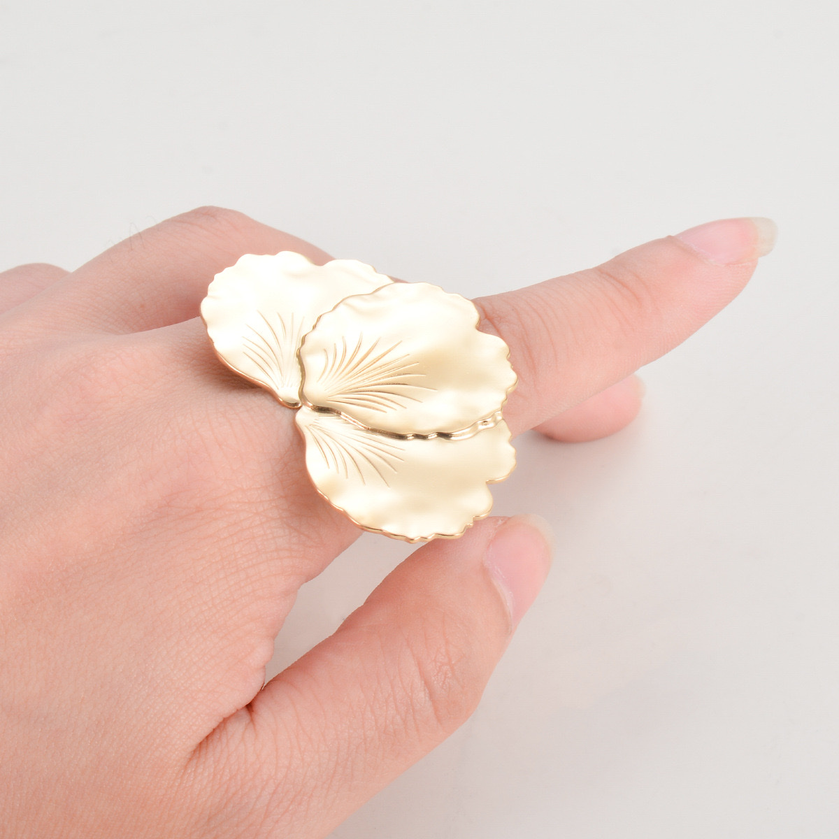 防玉不锈钢戒指 玉戒子锆石个性钻石设计 独特款式时尚饰品 精致典雅女士细节图