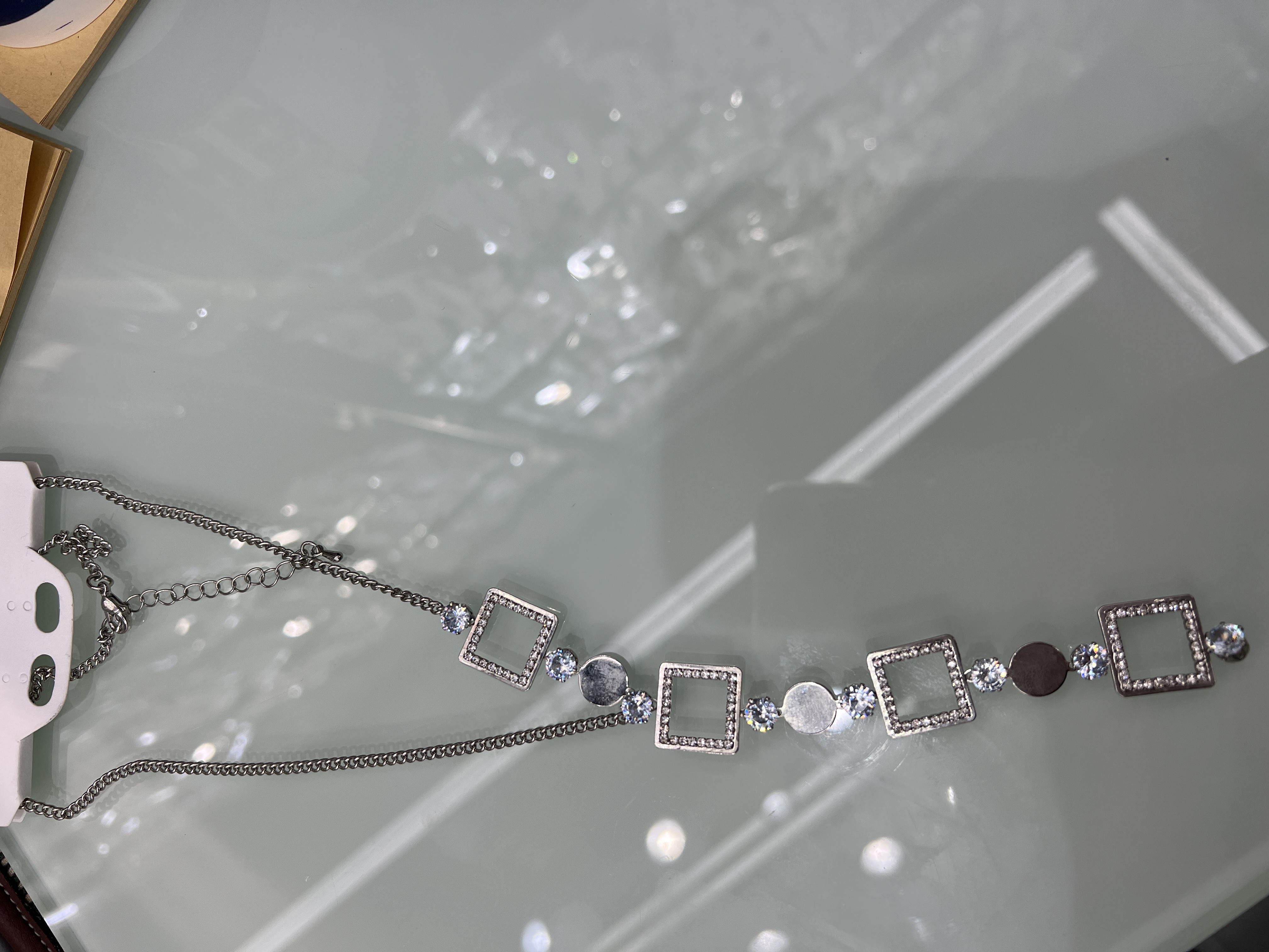 A simple, versatile and exquisite gift box packaging necklace for women, short style detail image 1