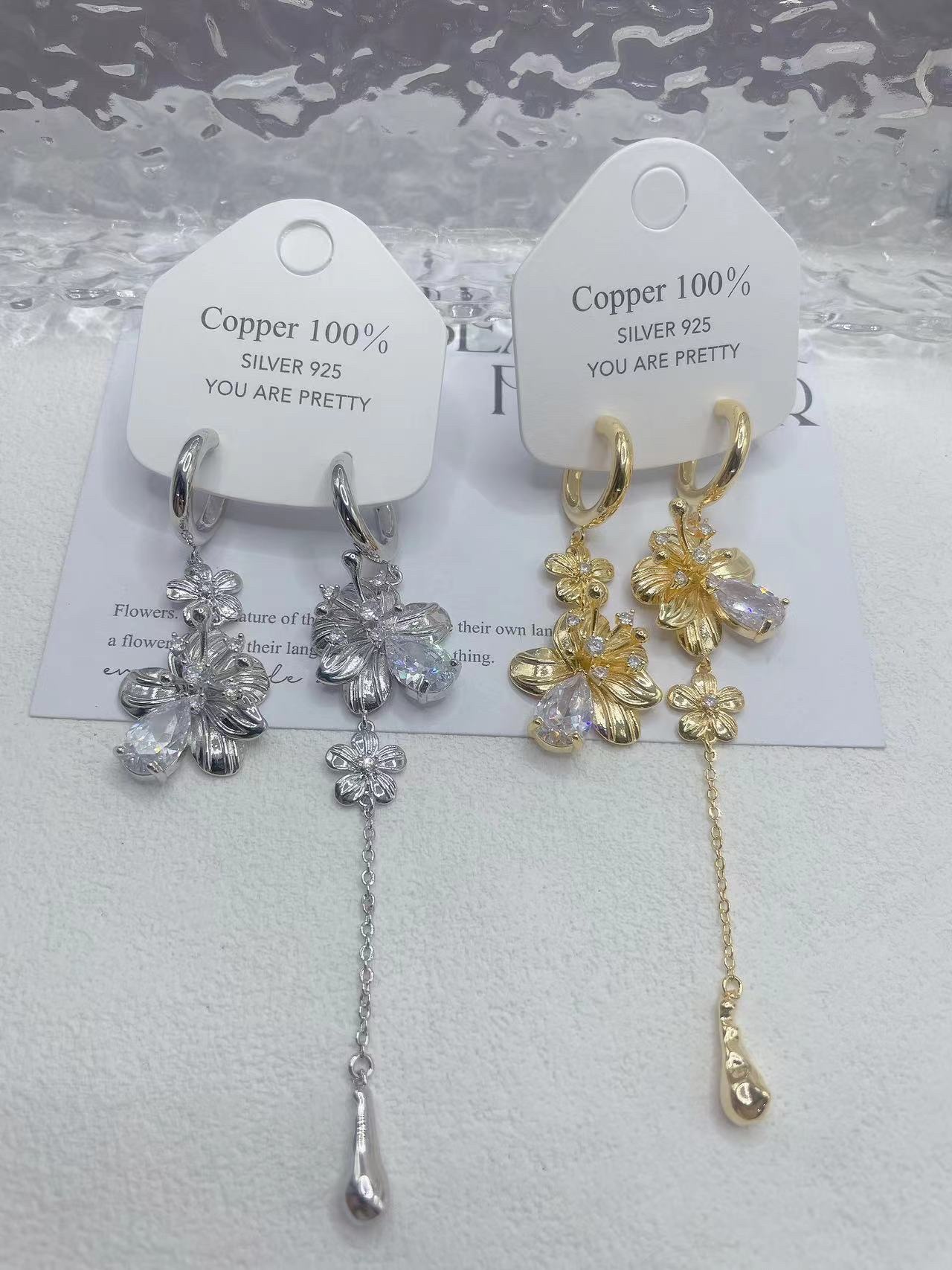 天然珍珠银耳钉 龙虾扣金色设计 珍珠耳饰 手工制作 精致女士首饰礼物