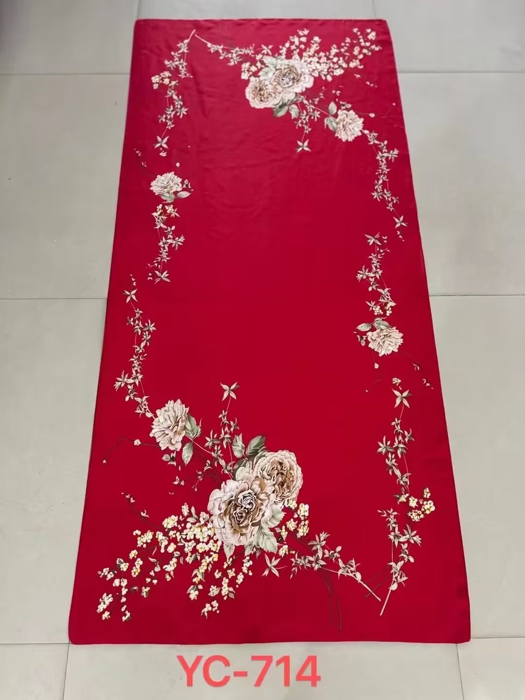 Beautiful Brocade Summer Windproof Cape Beautiful Brocade Silk Scarf Fashion Scarf Beach Towel Sunblock Towel Application Scenario
