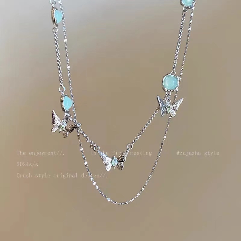 Butterfly zircon pendant necklace, a cool summer style for women, is a must-have accessory for Internet celebrities. It features a niche design and a unique collarbone chain