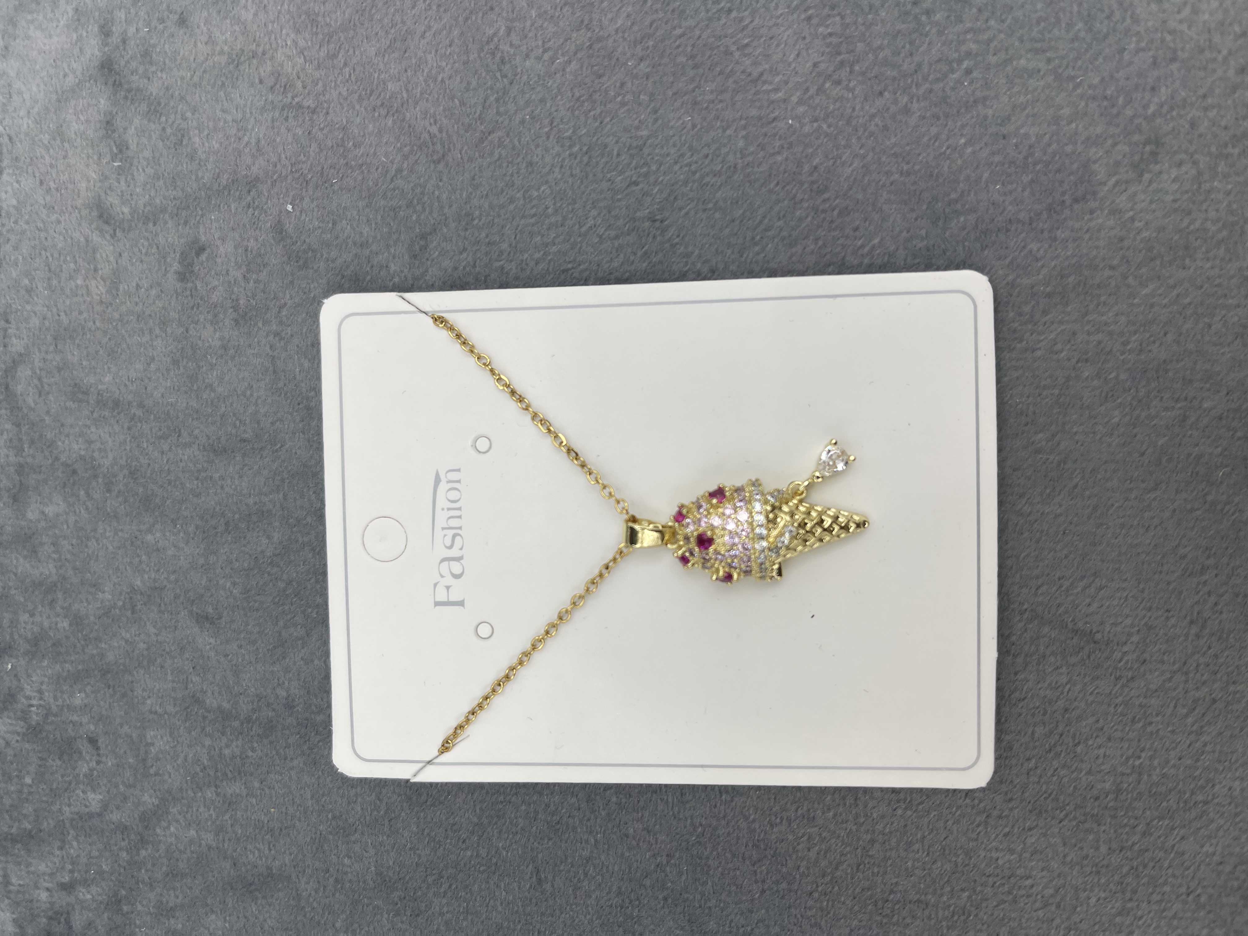 不绣钢链条铜吊坠饰品 精致女士首饰 优雅时尚配饰 珍珠吊坠项链