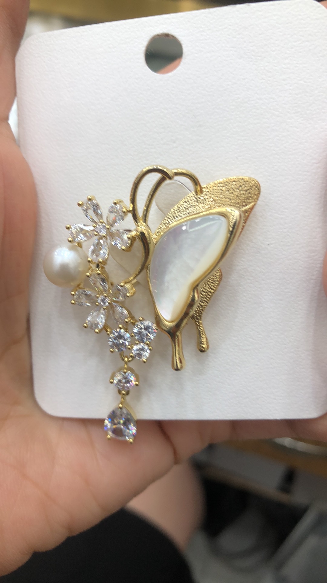 蝴蝶胸针女士收腰韩版动漫胸针 衣饰配饰精致创意个性时尚装饰品胸针胸针