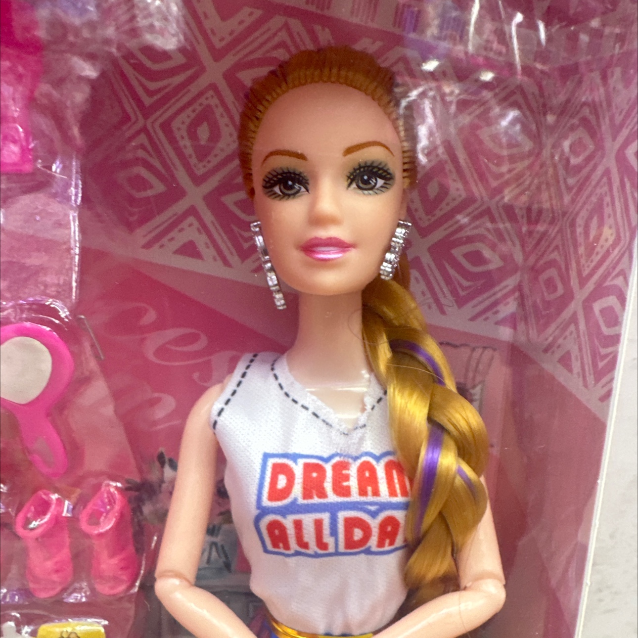 套装娃娃加指甲片，娃娃手关节可动。大辫子加耳环公主娃娃产品图