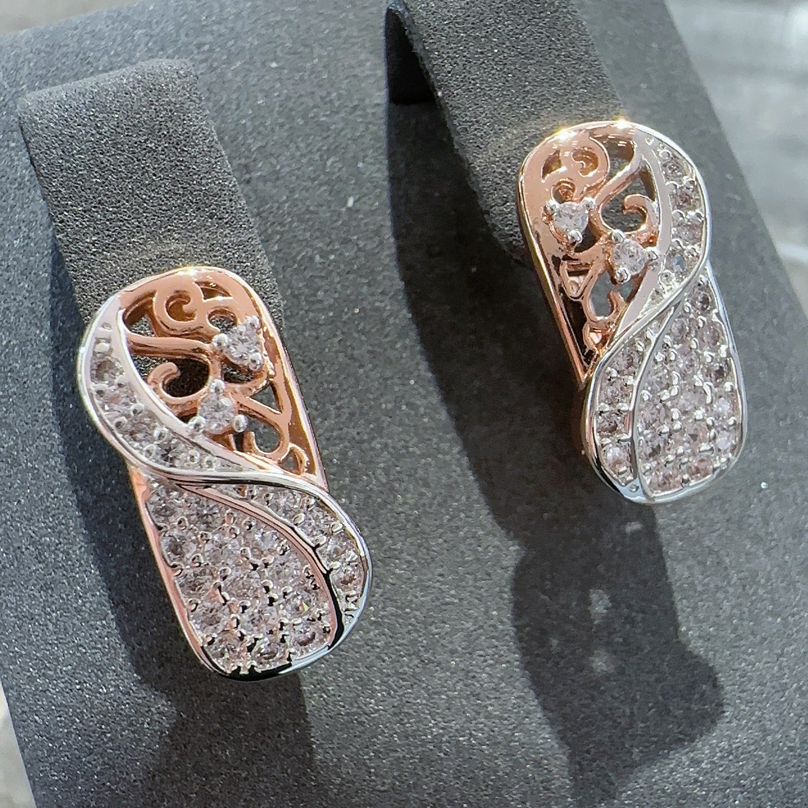 Gulkina's new micro-inset zircon earrings, exquisite two-color earrings, 585 rose gold cross-border direct supply, Russian jewelry, hollow zircon earrings, earrings and pendants factory wholesale