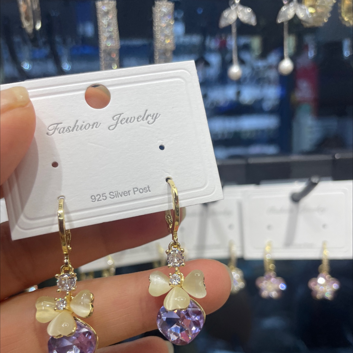 新中式简约温柔奢华紫色水滴花瓣耳环女不易撞款个性百搭耳饰耳坠