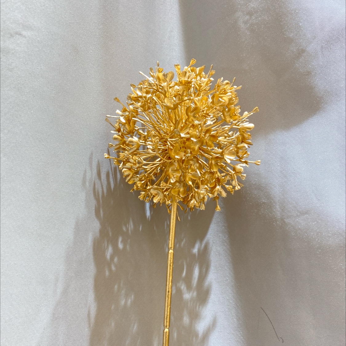 Silicone artificial flowers, high-quality imitation and anti-real flower decorations, indoor artificial flower decorative art, artificial flower bouquets, bright artificial flower arrangements for home use