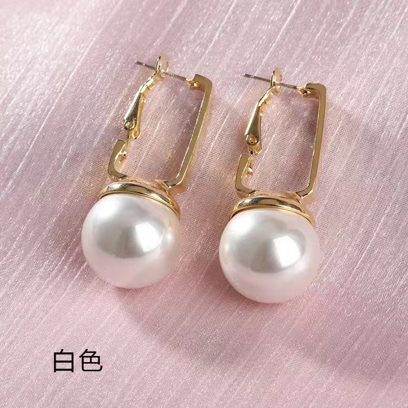 珍珠高级感饰品 防过敏耳饰 时尚女士耳饰 精致耳环礼物饰品耳钉耳饰防过敏耳饰