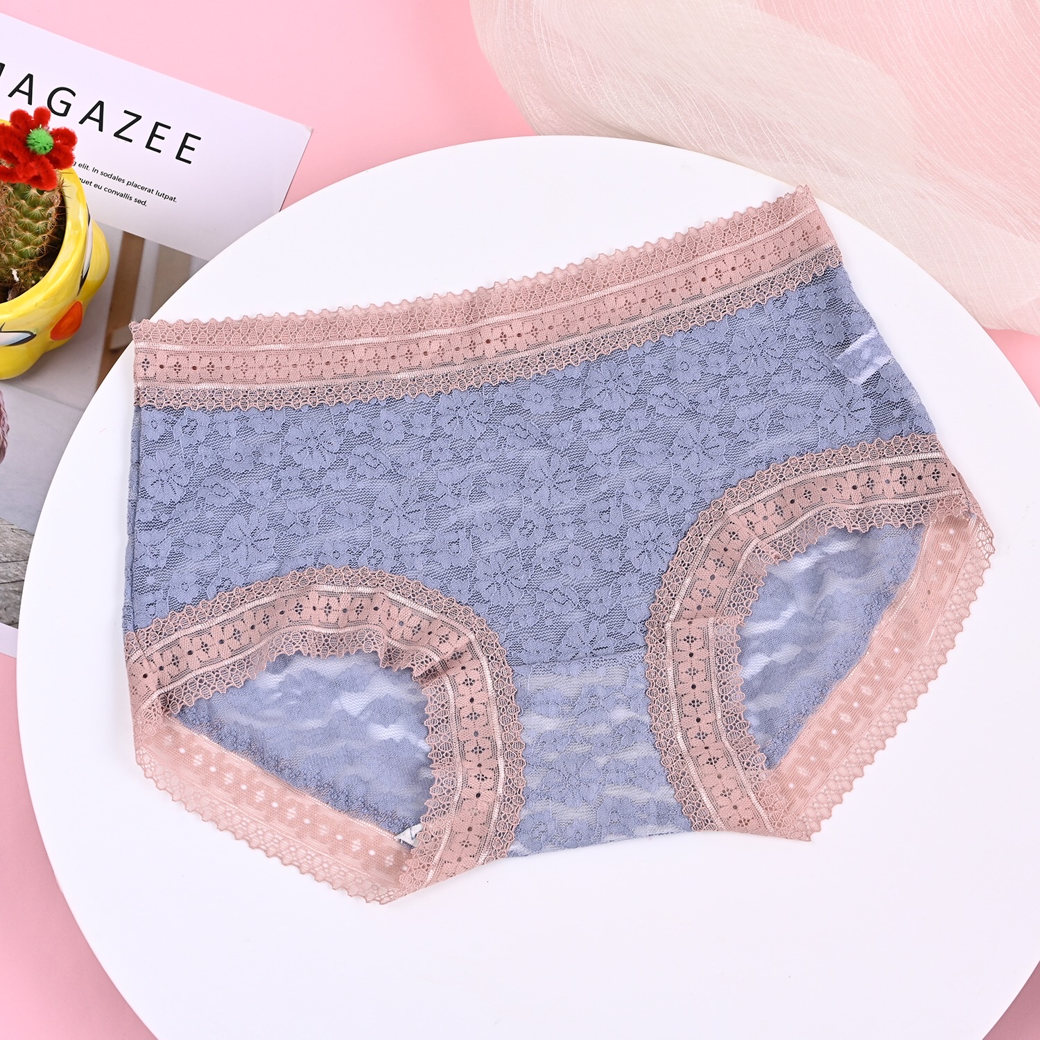 Underwear Solid Color Mid-Waist Lace Girls Underwear Sexy Lightweight Breathable Comfortable White Bottom Crotch Women Briefs Application Scenario