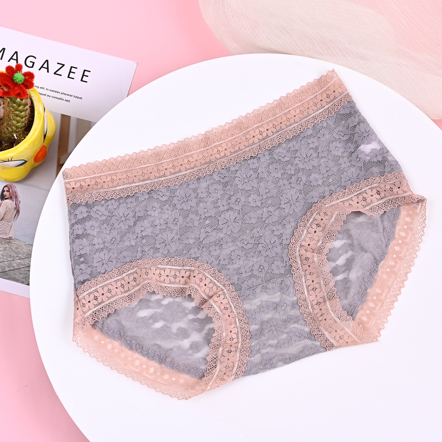 Underwear Solid Color Mid-Waist Lace Girls Underwear Sexy Lightweight Breathable Comfortable White Bottom Crotch Women Briefs details Picture
