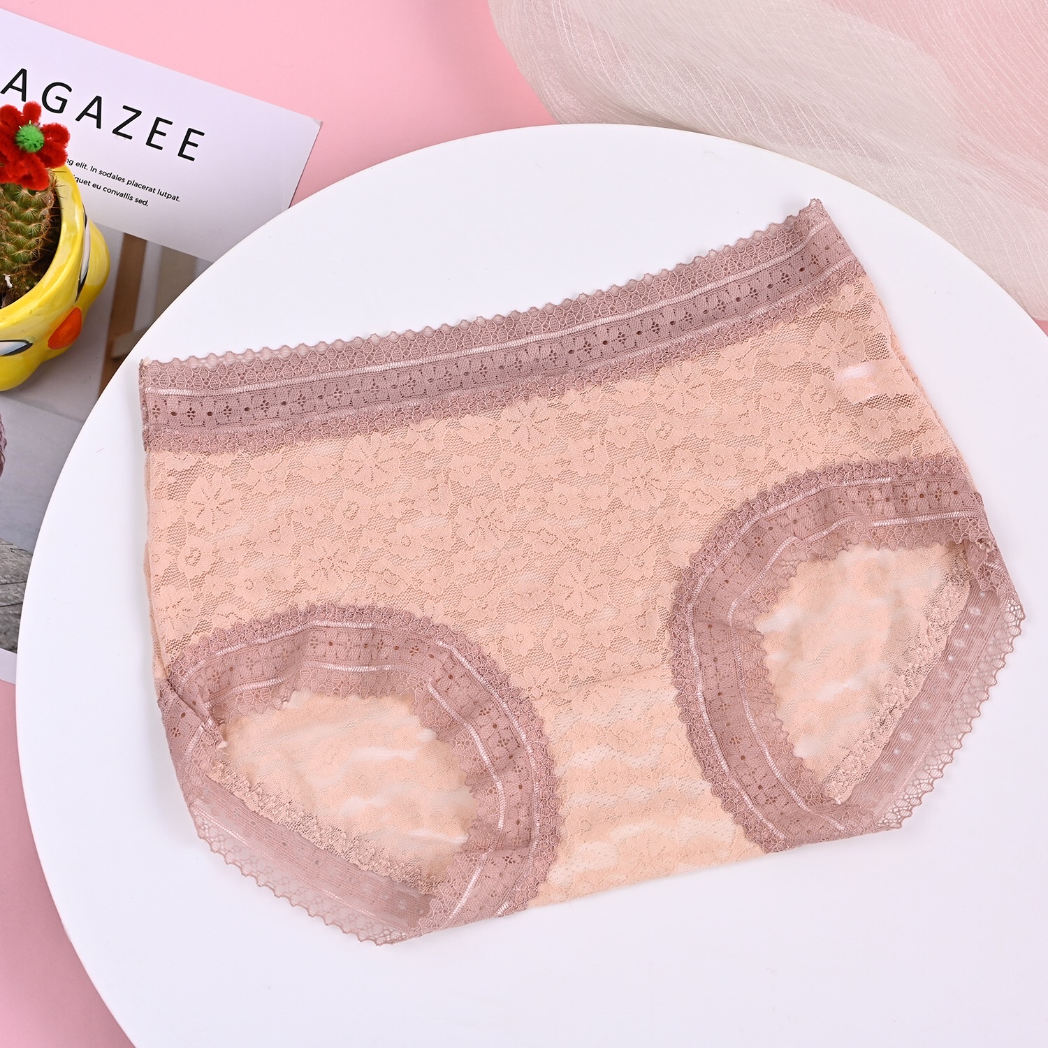 Underwear Solid Color Mid-Waist Lace Girls Underwear Sexy Lightweight Breathable Comfortable White Bottom Crotch Women Briefs details Picture