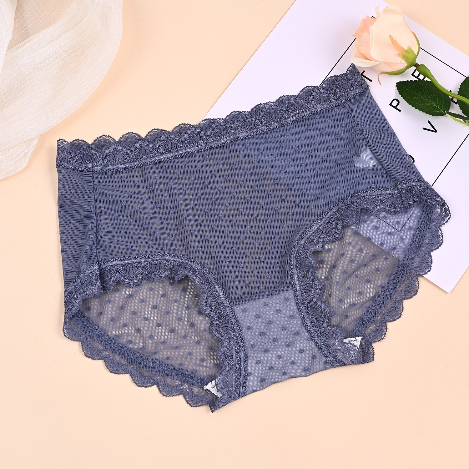 Solid Color Mid-Waist Lace Polka Dot Girls Underwear Sexy, Light And Comfortable No Feeling No Trace Women Briefs Item Picture