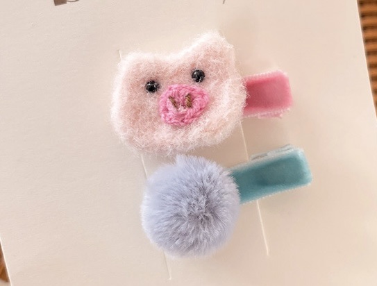 Duckbill clips, cartoon wool crochet, animal baby hair clips, winter new cute bear girls' headwear, hair clips, brooches and accessories details Picture