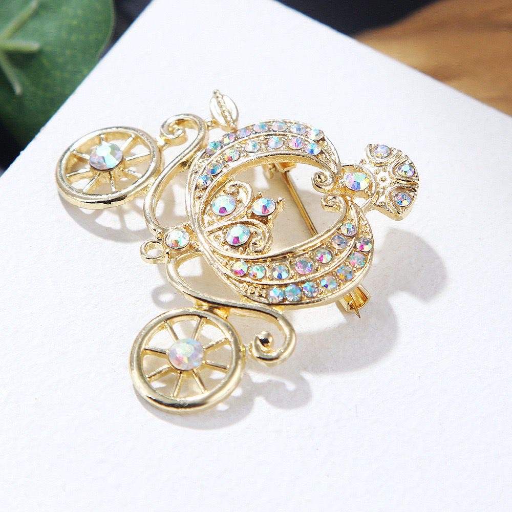 Fruit-themed enamel brooch badge, unique shell-shaped brooch, beautiful and practical decorative brooch badge new recommendation detail image 3