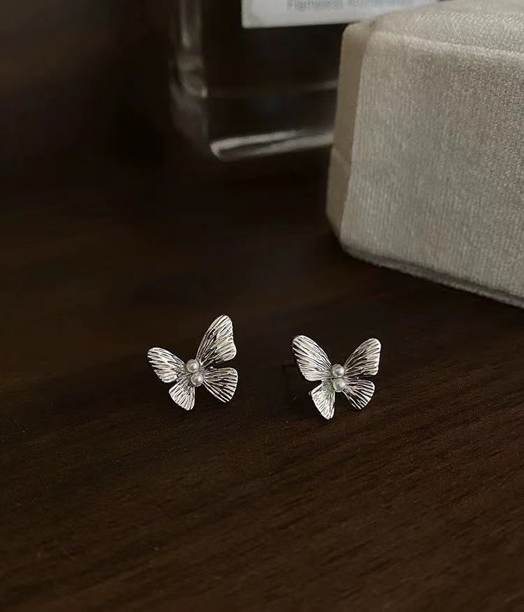 高级时尚蝴蝶耳钉