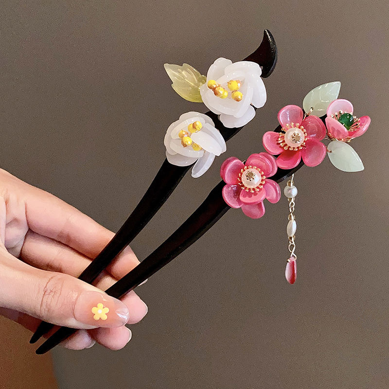 New Chinese-style ancient-style flower hairpins, women's tassels, high-end, simple and modern Hanfu, step shaking plate, hair hairpins, hairpins, women's summer simplicity Application Scenario