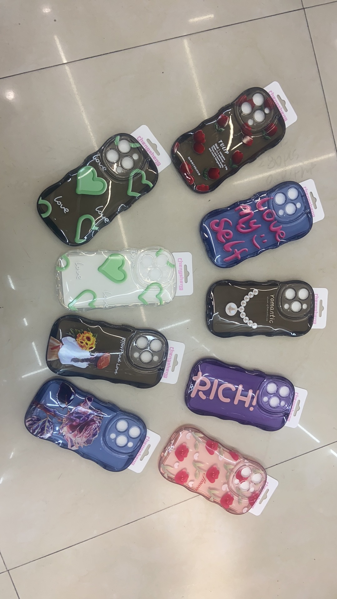 You can choose your own picture for the painted phone case Application Scenario