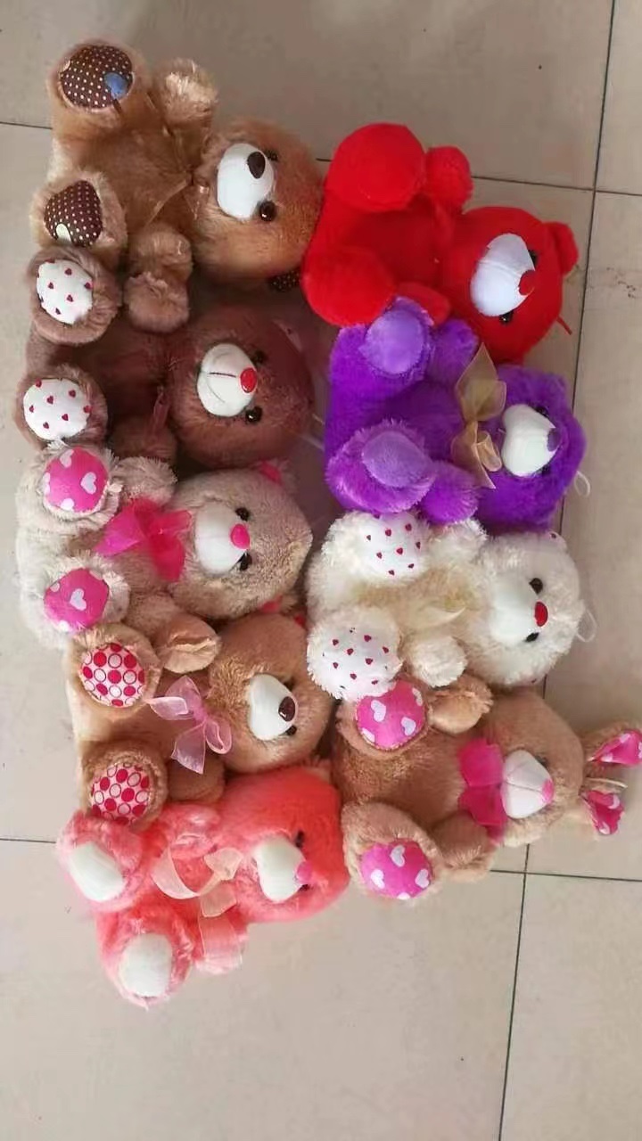 毛绒玩具玩偶公仔娃娃，小熊领结，抱心，实惠公仔娃娃玩偶，小孩喜欢有吊绳和拉链，可以添加音乐器详情图3