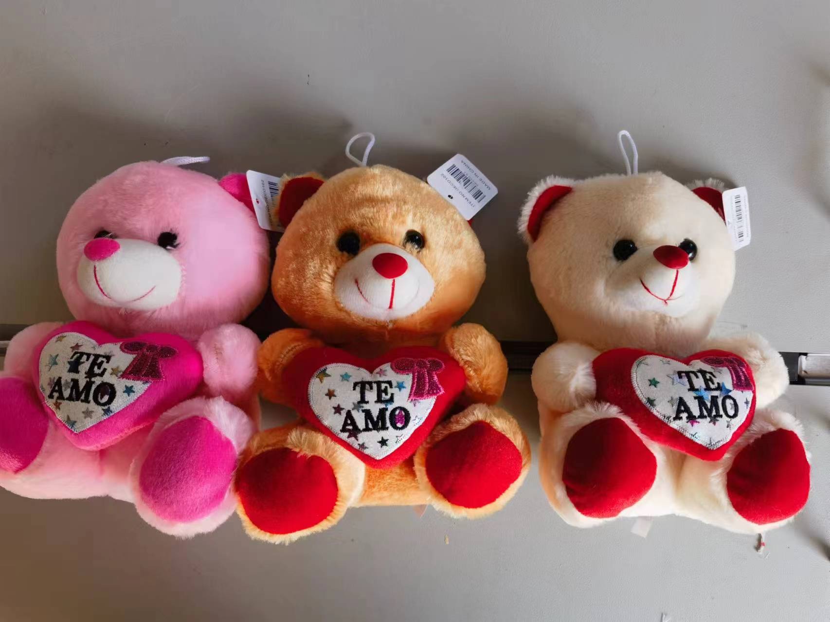 毛绒玩具公仔，小熊可爱，可做哪里有吊绳，可空皮可成品，方便携带，带pp棉，毛绒玩具，毛绒玩具玩偶娃娃