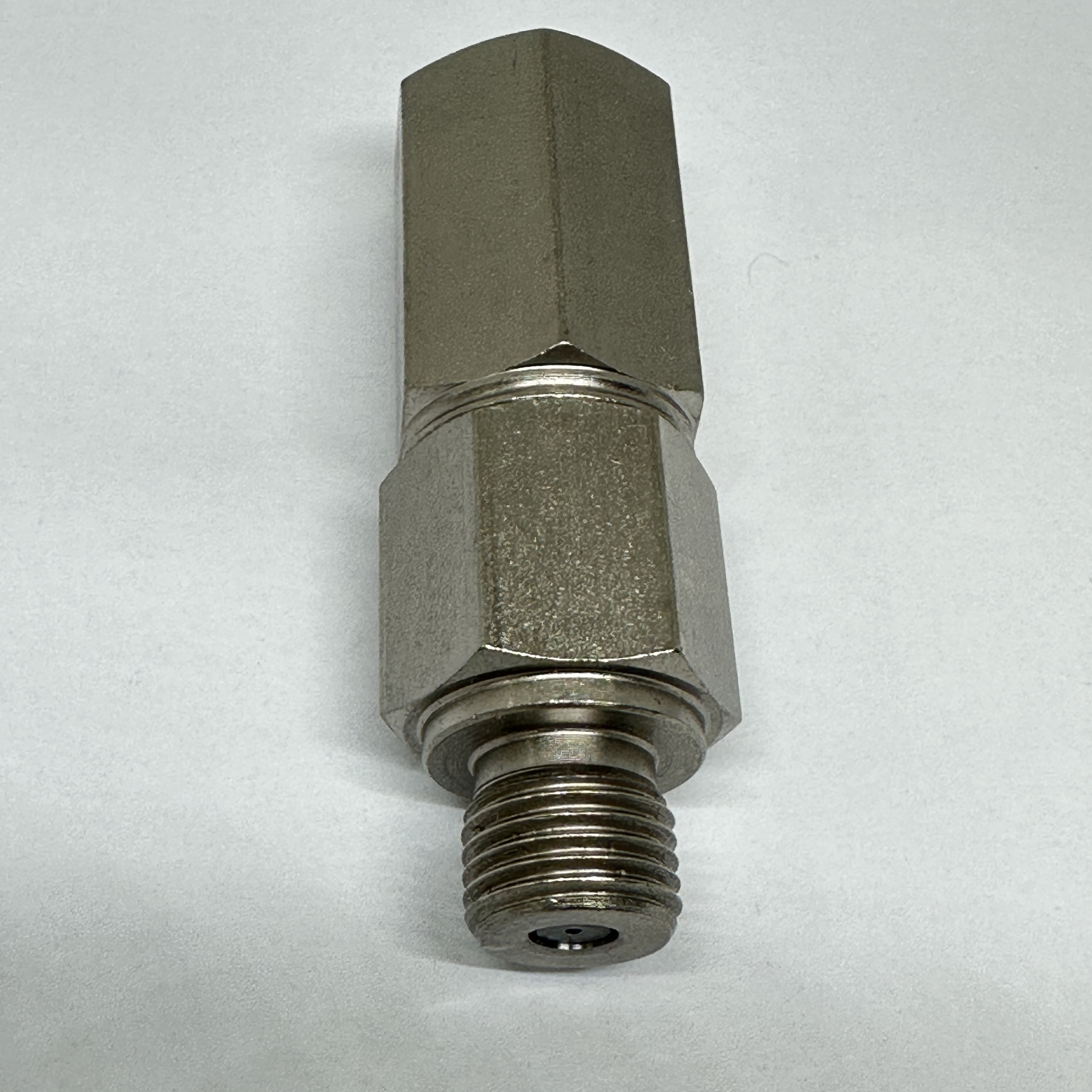 Auto parts for Mercedes-Benz truck OM906 engine parts relief valve A9060921210