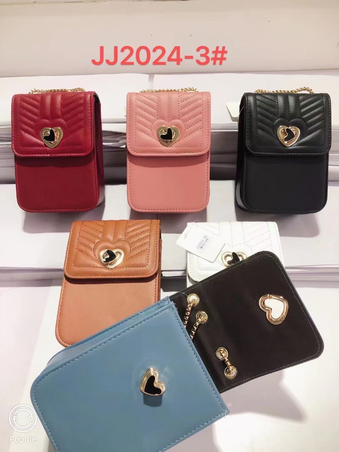 Transparent PVC cosmetic bag with sequin decoration, glass yarn flocking design, portable travel toiletry bag, essential for beauty storage Application Scenario