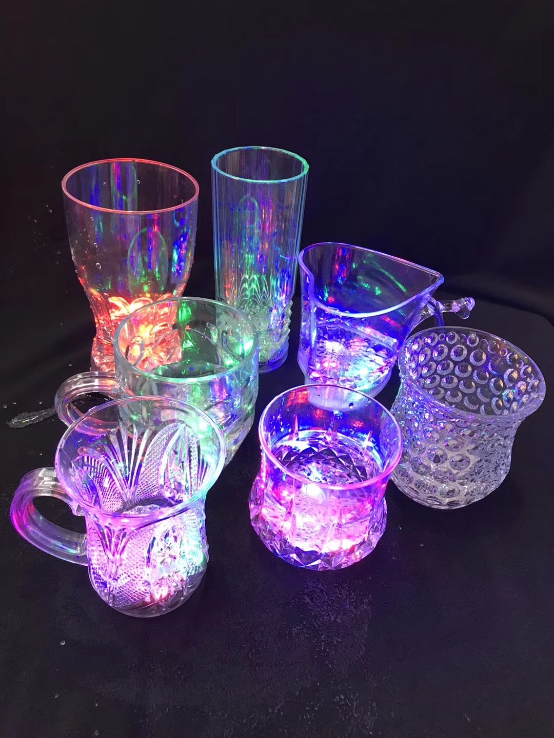 发光杯贴酒杯发光水感应闪光杯杯酒吧迪吧助威道具七彩闪光发光水杯批发外贸细节图