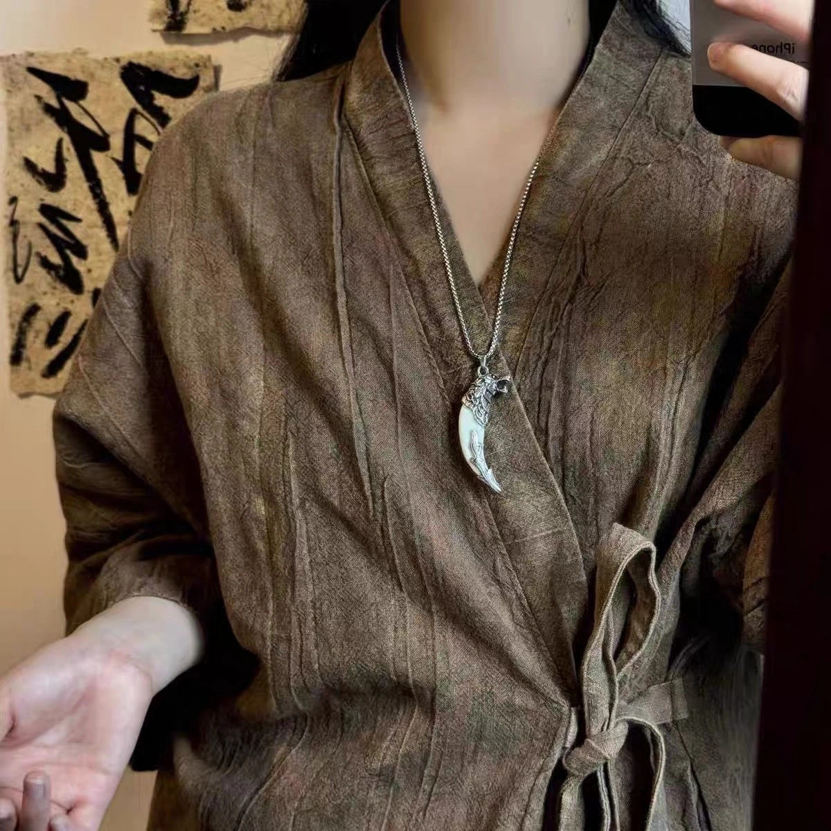 Factory direct sales of new Chinese ethnic style retro heavy industry Wolf tooth super powerful, individual, niche and cool sweater chain detail image 2