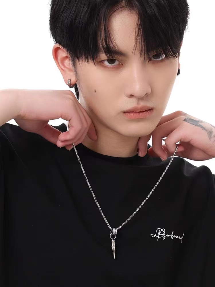 Factory direct sales bullet pendant necklace, men's trendy versatile chain, men's trendy brand, high-end, light luxury, niche men's accessories detail image 3