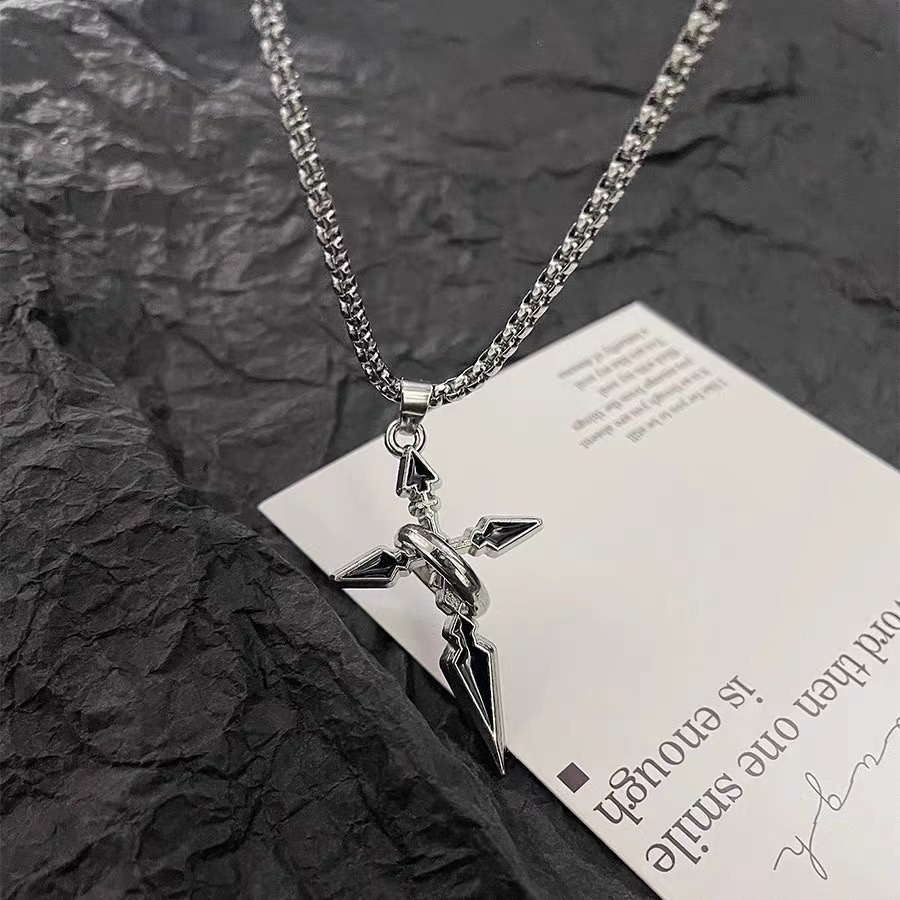 Factory direct sales of cross pendant men's necklace, men's trendy brand, versatile chain accessory, men's trendy sweatshirt pendant details Picture