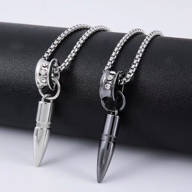 Factory direct sales bullet pendant necklace, men's trendy versatile chain, men's trendy brand, high-end, light luxury, niche men's accessories detail image 4