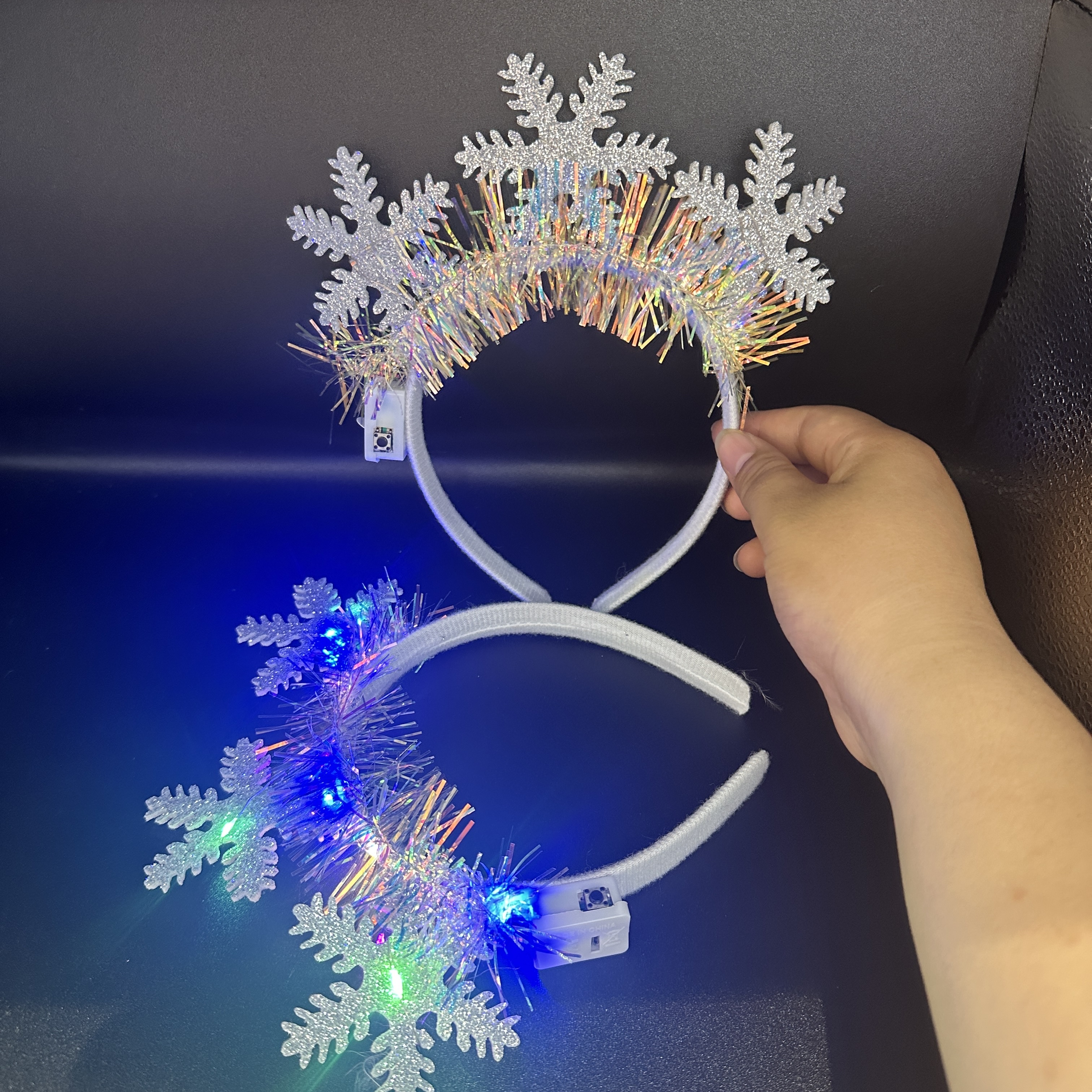 新款圣诞球羽丝发箍白色雪花带灯发饰精灵脚倒立头箍工艺品 发光雪花金丝发箍带灯头扣发光玩具儿童玩具发光玩具