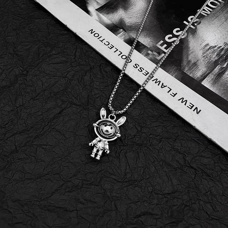 厂家直销笑脸小兔子项链毛衣链女长款嘻哈吊坠小众设计秋冬装饰详情图5