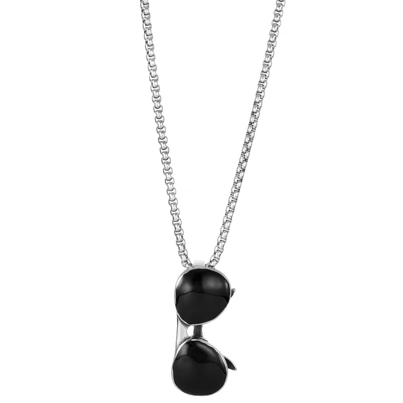 Factory direct sales of sunglasses, sunglasses necklaces for men and women, ins titanium steel personalized decoration, hip-hop style, cool bounce, disco, European and American sweater chains Application Scenario
