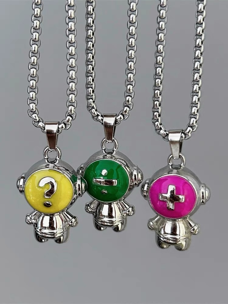 Factory direct sales of best-selling astronaut necklaces for men and women, matching accessory chains, hip-hop street dance children's pendants, cool and trendy details Picture