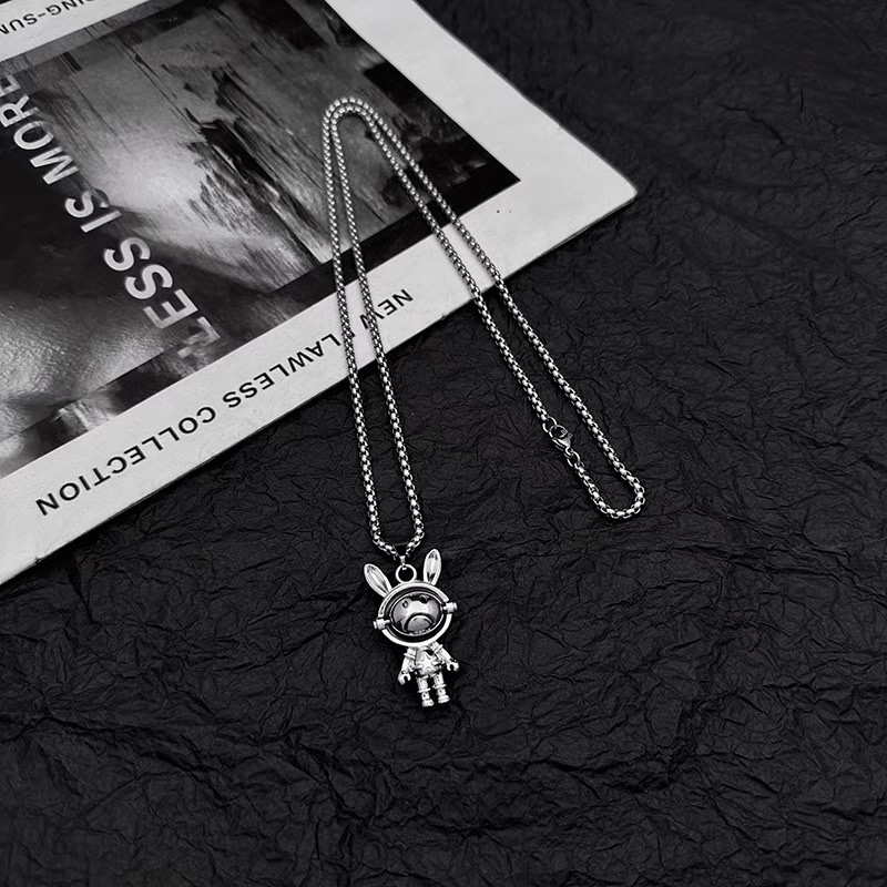 Factory direct sales: Smiling little rabbit necklace, sweater chain, long hip-hop pendant for women, niche design, autumn and winter decoration Specification image