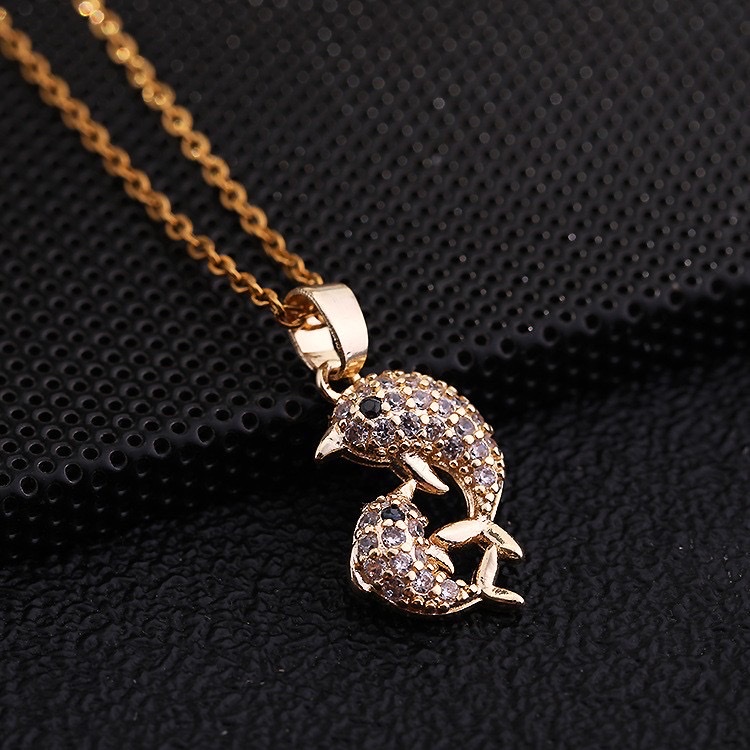 Korean version with colorful zircon collarbone chain, unique and niche design sense, animal pendant, cute dolphin sweater chain for girls Application Scenario