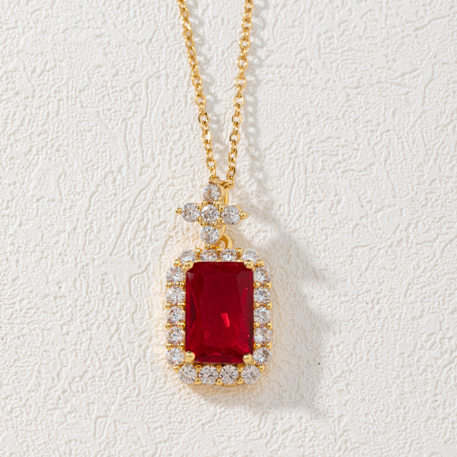 Fashionable zircon crystal best-selling pendant necklace, women's retro charm, emerald sweater chain, cross-border Amazon accessories from Europe and America Application Scenario
