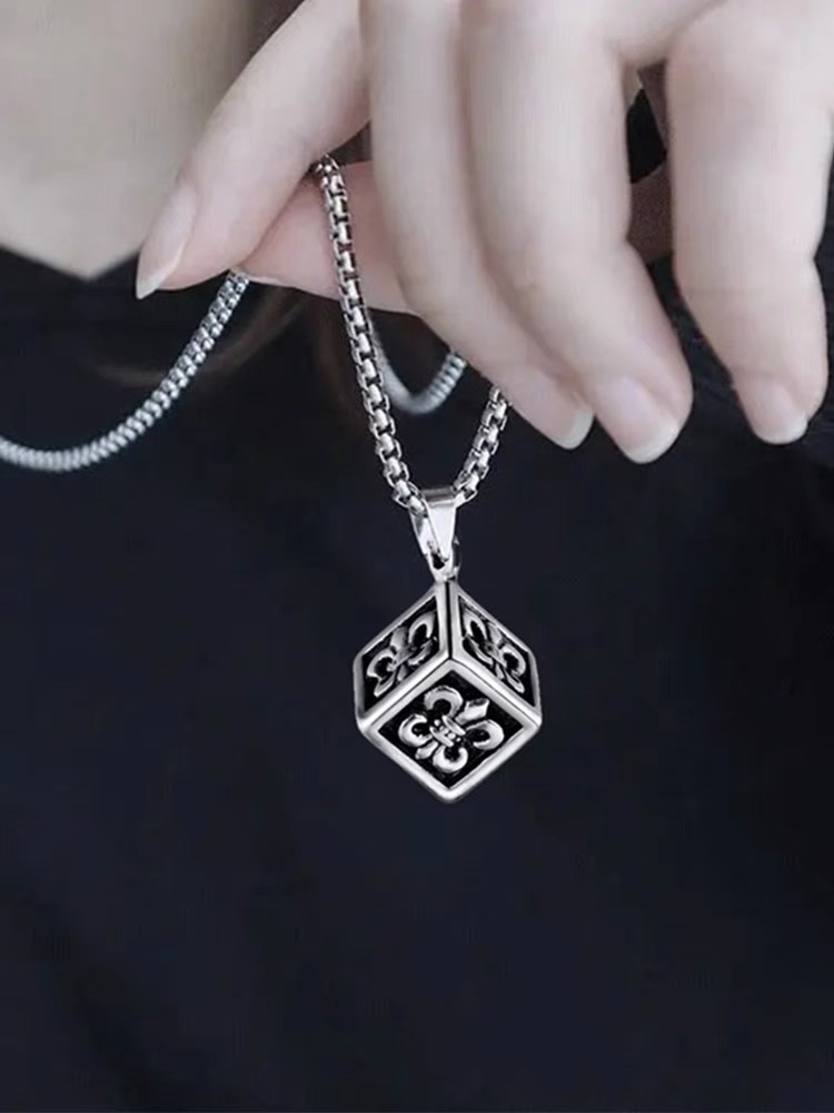 Factory direct sales of fashionable oil-dripping cast Crook Cube square trendy men's pendant, punk hip-hop versatile titanium steel necklace detail image 2